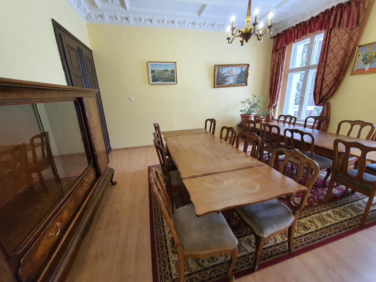 Palac Lawica- Splywy Przelomem Bardzkim كوادسكوم المظهر الخارجي الصورة